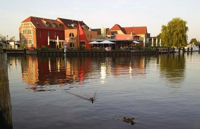 Leuchtturmfahrt zum Luftkurort Plau am See